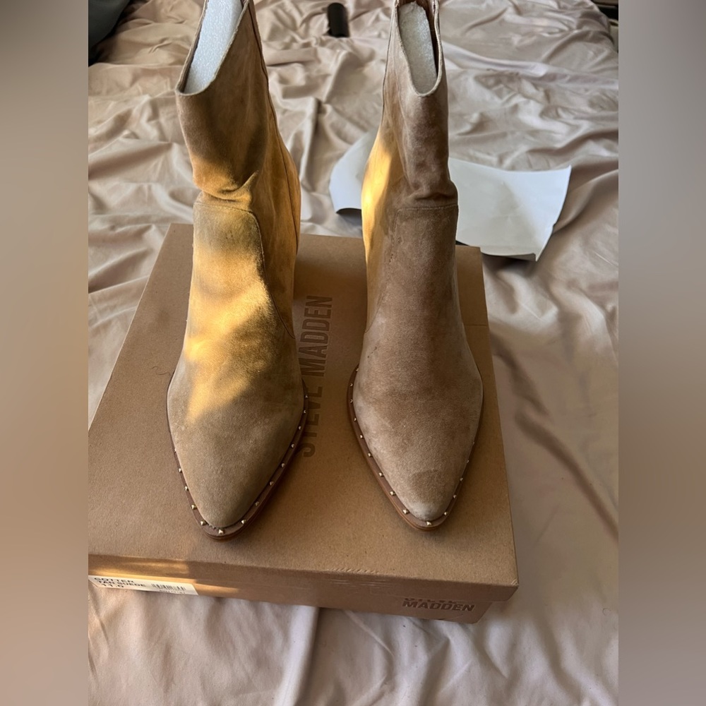 Steve Madden tan suede western style bootie
